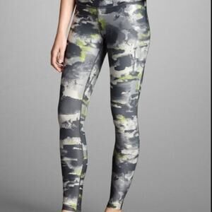 Eddie Bauer Size XS Movement Gray Camo Leggings Gray Green Workout Yoga